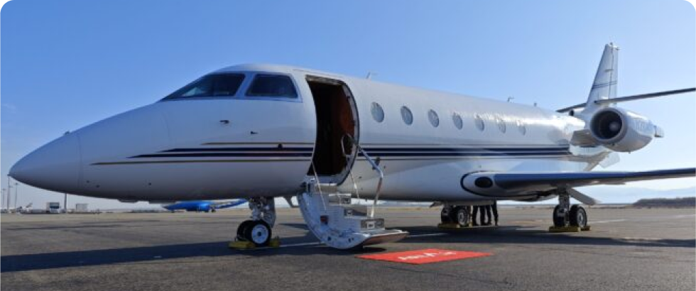 Differences Between Private Jets and Commercial Airlines