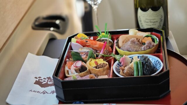 Domestic Private Jet In-Flight Meal Offering "Sukiyaki."